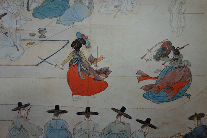 신윤복의 <쌍검대무> 부분, 간송미술관 소장